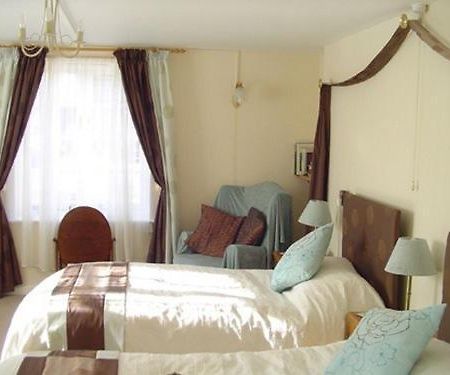 Wick House Bed And Breakfast Тонтън Стая снимка